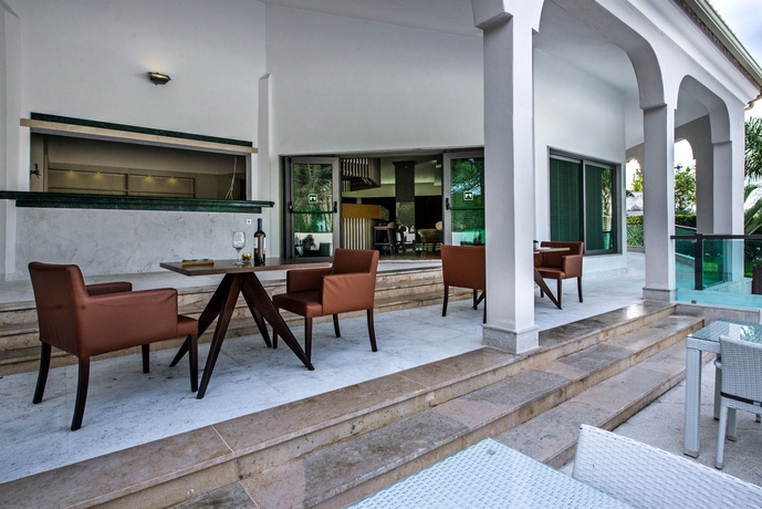 Imagen de la piscina del Hotel The Magnolia. Foto 14