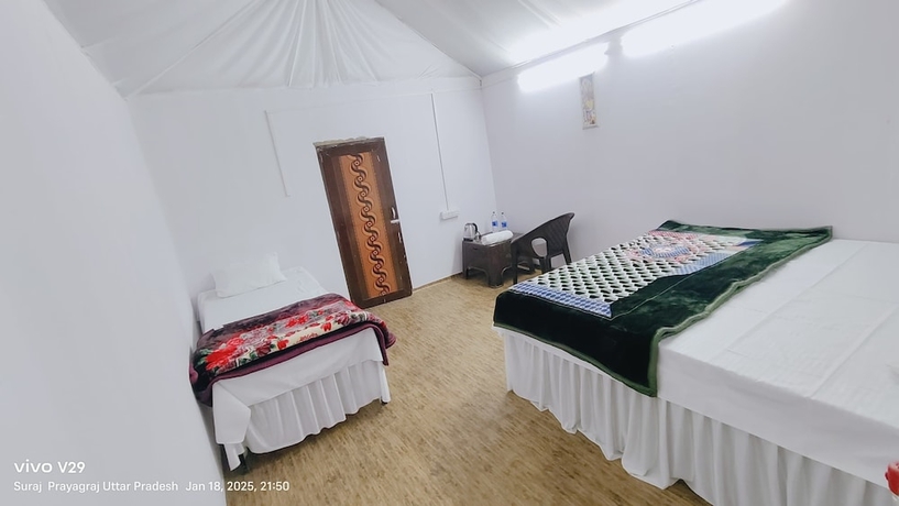 Imagen de la habitación del Hotel The Mahakumbh Vatika. Foto 13