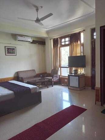 Imagen de la habitación del Hotel The Mahesh Regency. Foto 10