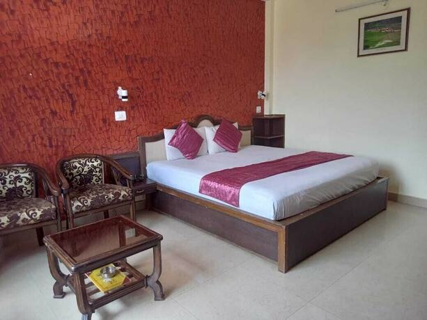Imagen de la habitación del Hotel The Mahesh Regency. Foto 12