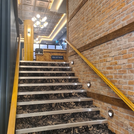 Imagen de los interiores del Hotel The Maiden City. Foto 11