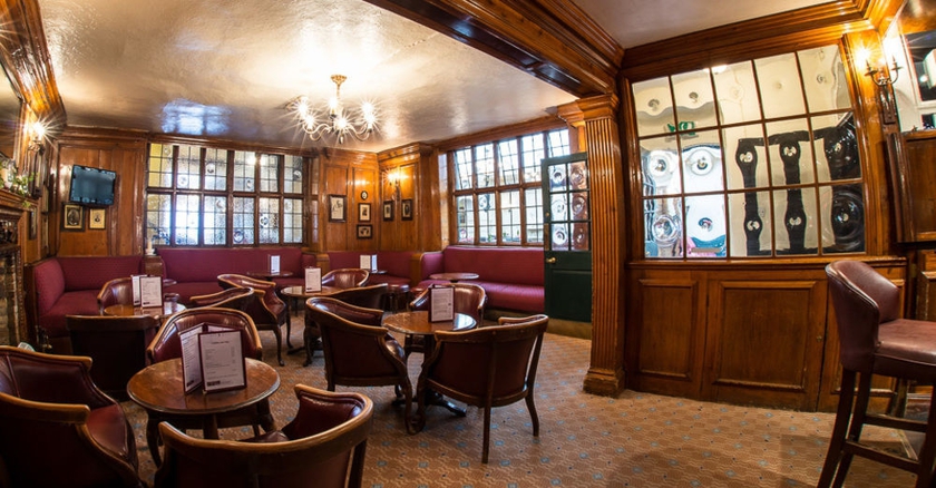 Imagen de los interiores del Hotel The Maids Head. Foto 11