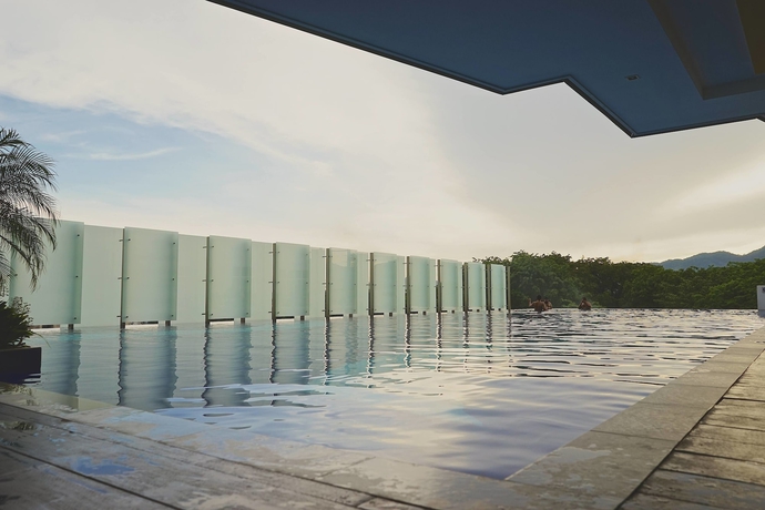 Imagen de la piscina del Hotel The Majestic Ipoh By The Osborne. Foto 13