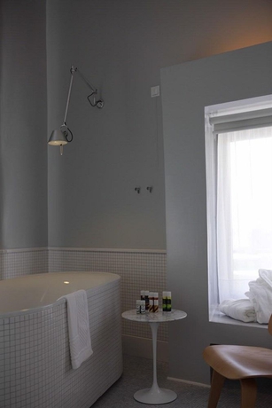 Imagen de la habitación del Hotel The Majestic, Karterados. Foto 3