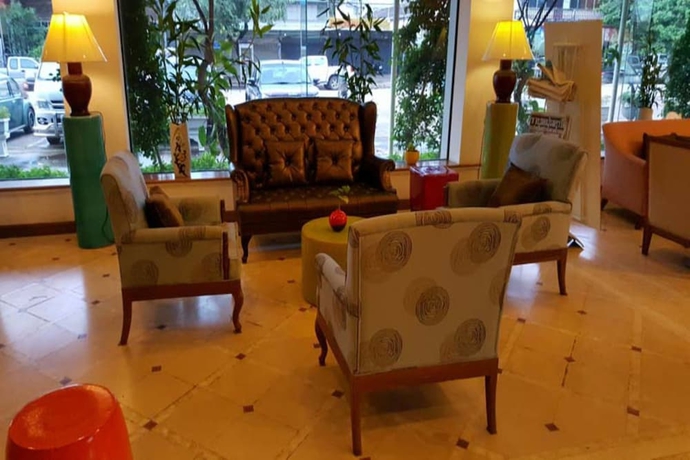 Imagen de los interiores del Hotel The Majestic Sakon Nakhon. Foto 19