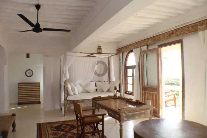 Imagen de la habitación del Hotel The Majlis. Foto 2