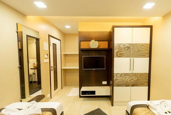 Imagen de la habitación del Hotel The Majlis - Near Taj Colaba. Foto 17