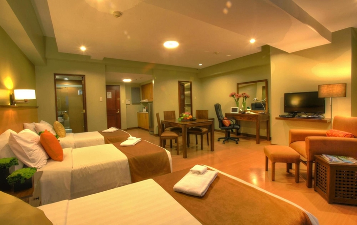 Imagen de la habitación del Hotel The Malayan Plaza. Foto 7