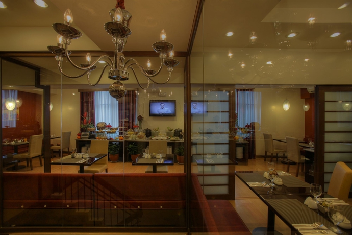 Imagen de los interiores del Hotel The Malayan Plaza. Foto 15