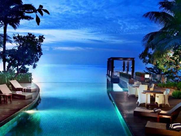 Imagen de la piscina del Hotel The Malibu Suites Balikpapan By Sissae Living. Foto 20