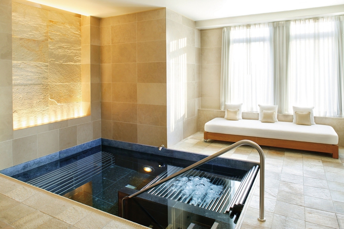 Imagen de la piscina del Hotel The Mandarin Oriental. Foto 15