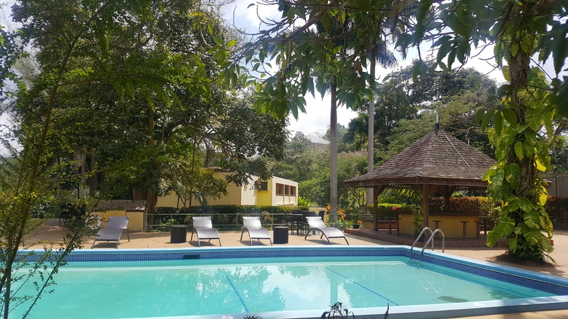 Imagen de la piscina del Hotel The Mandeville, Mandeville. Foto 14