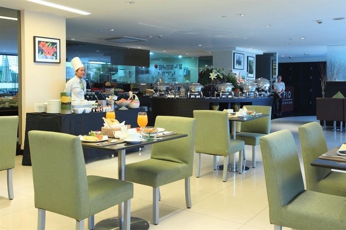Imagen del bar/restaurante del Hotel The Mandison Bangkok. Foto 1