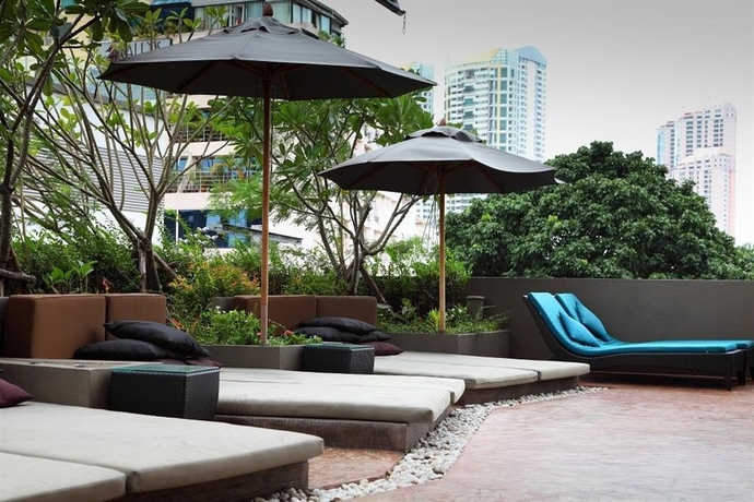 Imagen de la piscina del Hotel The Mandison Bangkok. Foto 13