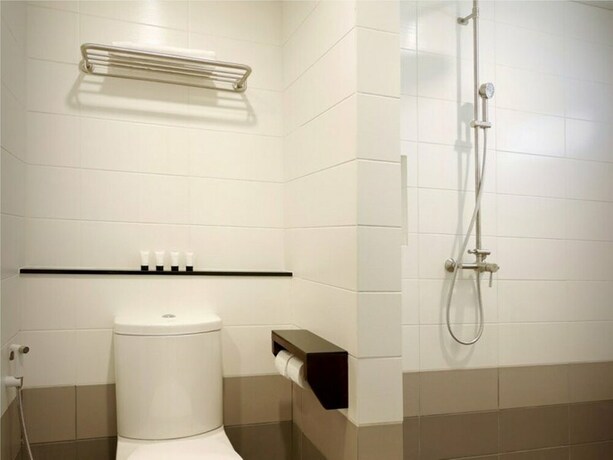 Imagen de la habitación del Hotel The Mangrove. Foto 9