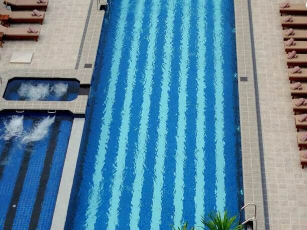 Imagen de la piscina del Hotel The Mangrove. Foto 20