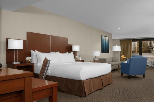 Imagen de la habitación del Hotel The Manhattan at Times Square. Foto 13