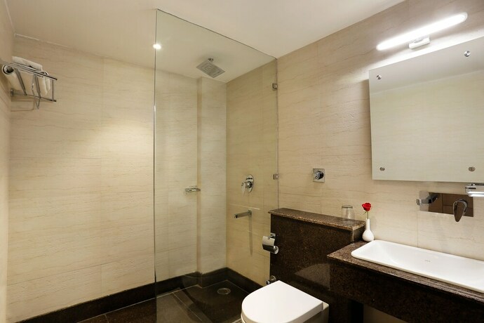 Imagen de la habitación del Hotel The Manor Bareilly. Foto 15