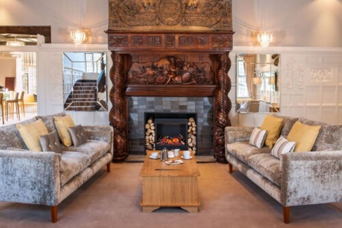 Imagen de los interiores del Hotel The Manor Elstree. Foto 16
