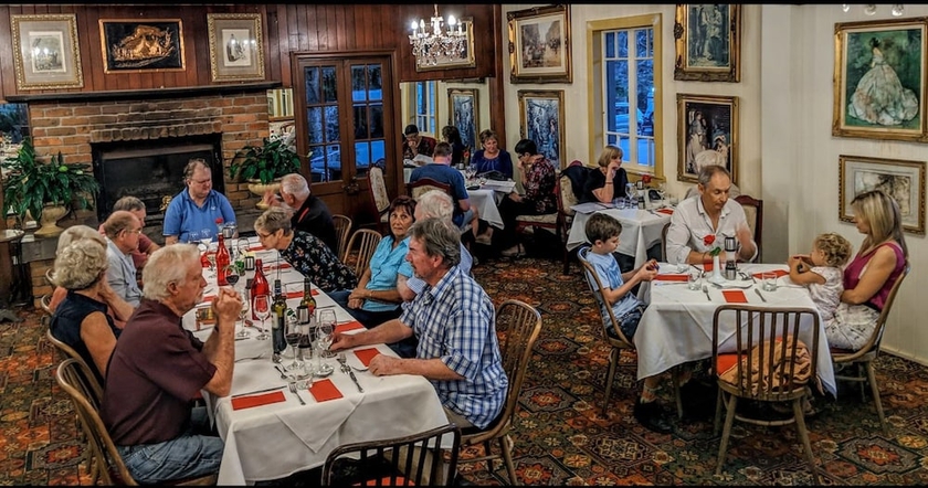 Imagen del bar/restaurante del Hotel The Manor. Foto 2