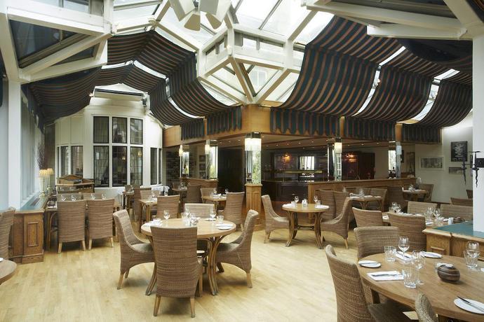 Imagen general del Hotel The Manor House At Celtic Manor. Foto 8