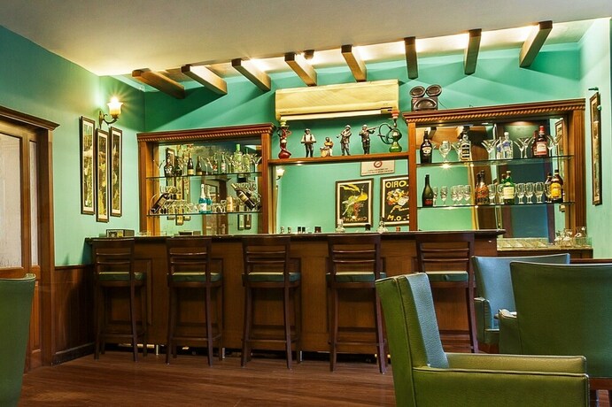 Imagen del bar/restaurante del Hotel The Manor Kashipur By Leisure Hotels. Foto 20