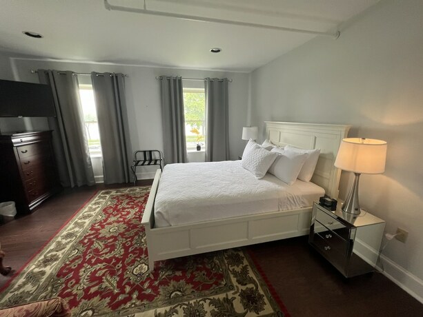 Imagen de la habitación del Hotel The Manor on Front. Foto 12