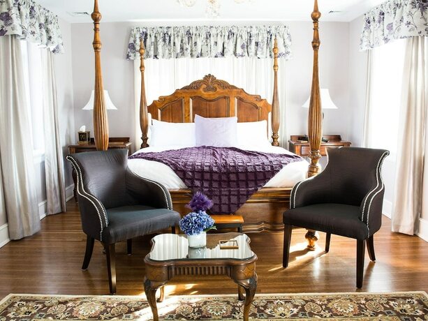 Imagen de la habitación del Hotel The Manor on Front. Foto 16