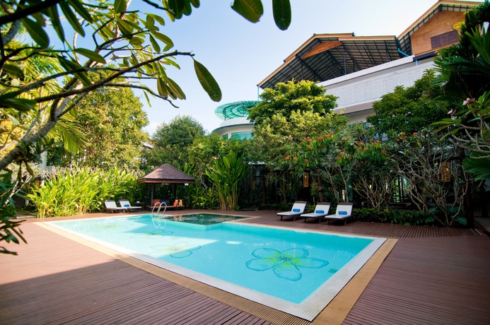 Imagen de la piscina del Hotel The Mantrini Chiang Rai. Foto 15