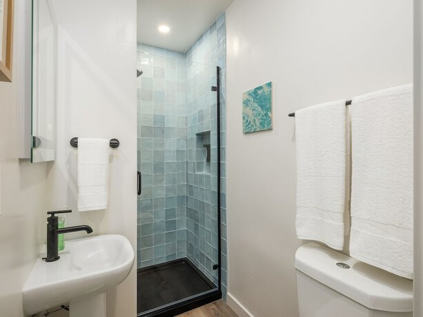 Imagen de la habitación del Hotel The Marbella. Foto 19