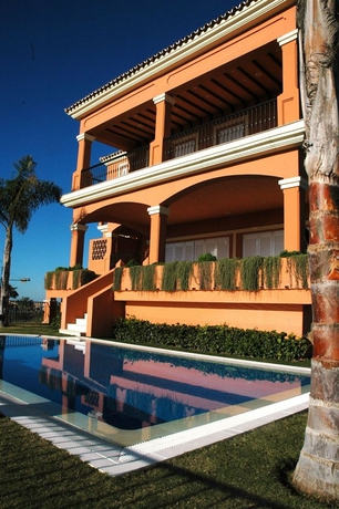 Imagen de la piscina del Hotel The Marbella Heights Boutique. Foto 6