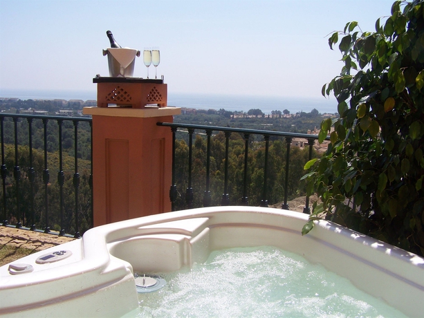 Imagen de los exteriores del Hotel The Marbella Heights Boutique. Foto 4