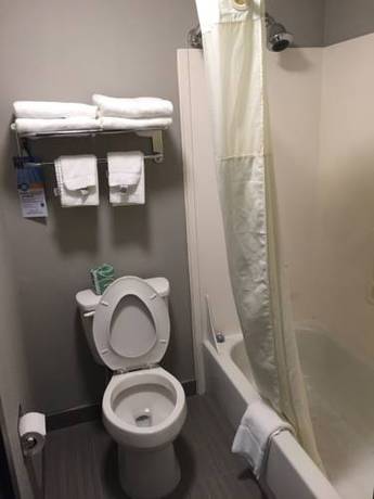 Imagen de la habitación del Hotel The Marco Lake Charles. Foto 7