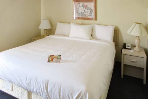 Imagen de la habitación del Hotel The Marco Lake Charles. Foto 11