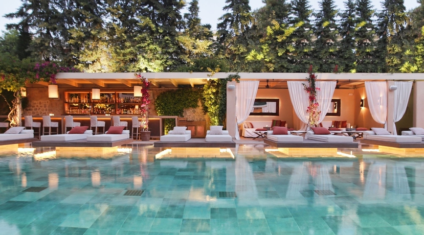 Imagen de la piscina del Hotel The Margi. Foto 15