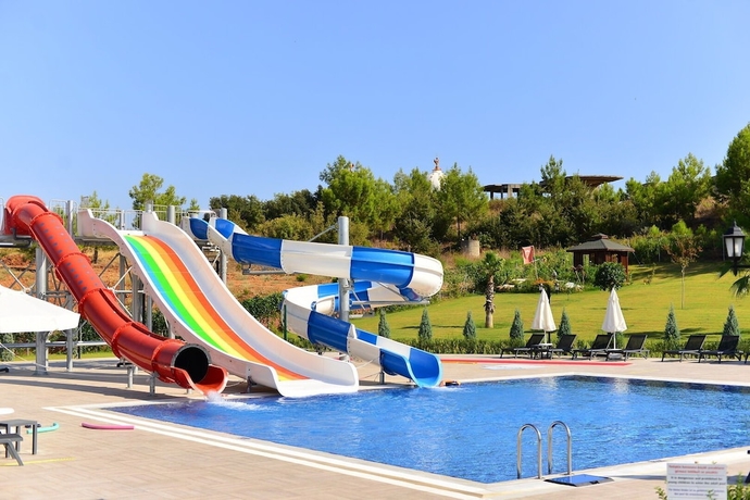 Imagen de la piscina del Hotel The Marilis Hill Resort. Foto 18