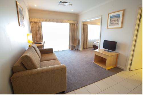 Imagen de la habitación del Hotel The Marina. Foto 5