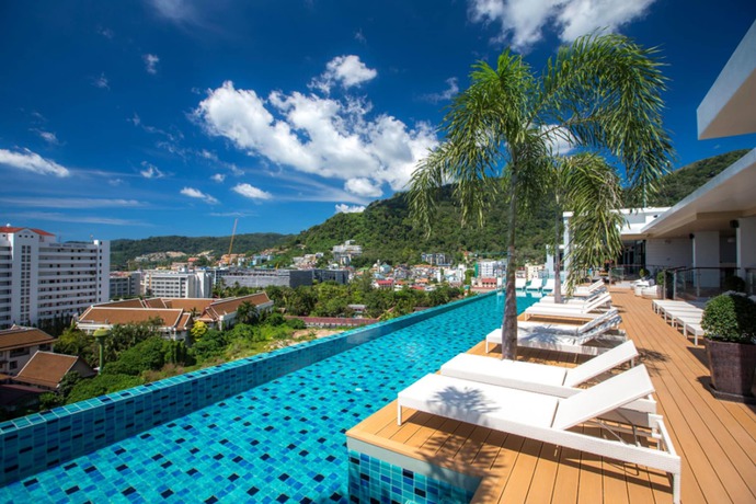 Imagen de la piscina del Hotel The Marina Phuket. Foto 18