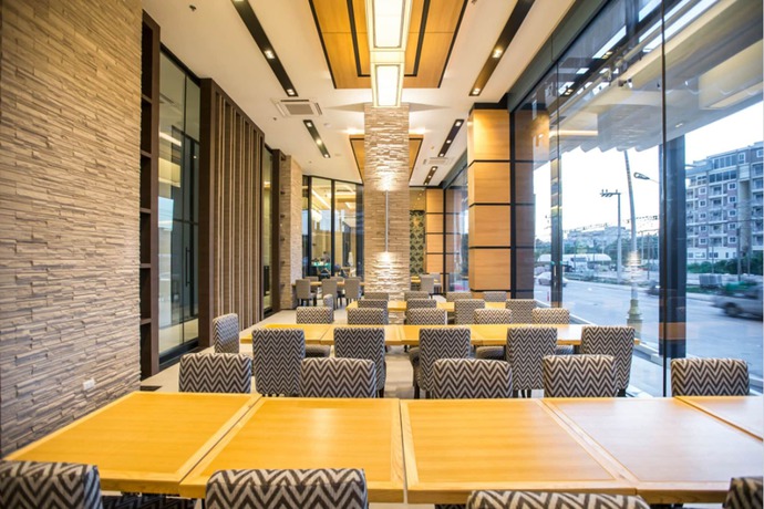 Imagen del bar/restaurante del Hotel The Marina Phuket. Foto 3