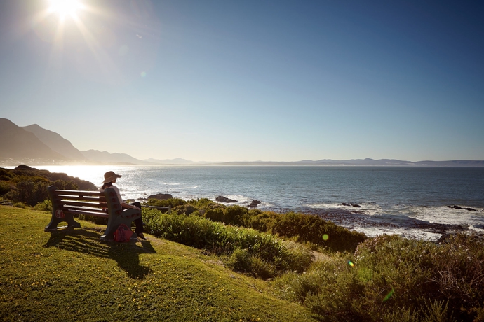 Imagen de los exteriores del Hotel The Marine Hermanus. Foto 10
