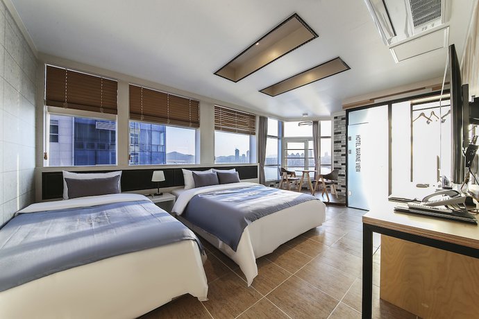 Imagen de la habitación del Hotel The Marine View. Foto 5