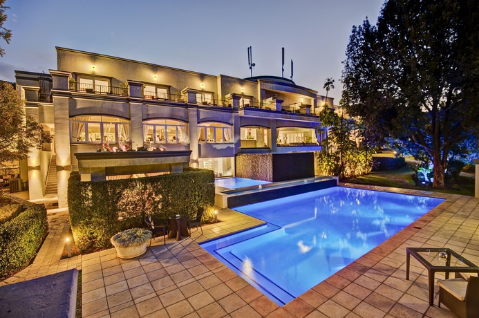 Imagen de la piscina del Hotel The Marion On Nicol. Foto 15