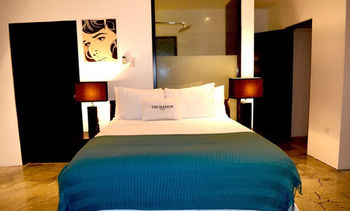 Imagen de la habitación del Hotel The Marion Villa. Foto 2