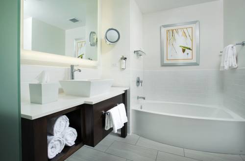 Imagen de la habitación del Hotel The Marker Key West Harbor Resort. Foto 7