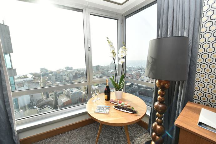 Imagen de la habitación del Hotel The Marmara Pera. Foto 13