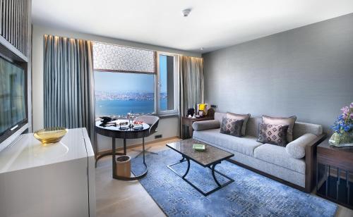 Imagen de la habitación del Hotel The Marmara Taksim. Foto 10