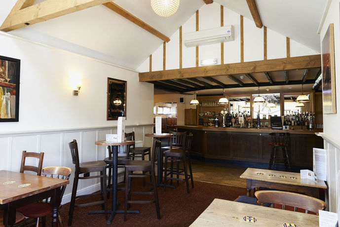 Imagen del bar/restaurante del Hotel The Marsham Arms Inn. Foto 4