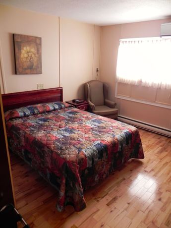 Imagen de los interiores del Hotel The Martin Arms. Foto 12