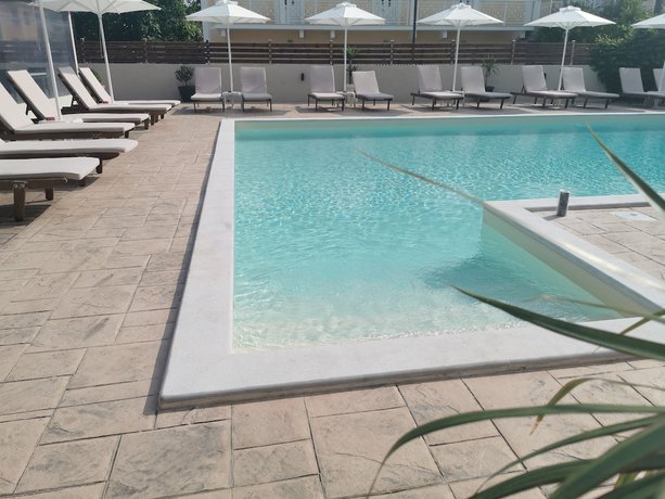 Imagen de la piscina del Hotel The Mathraki Studios Adult Only. Foto 18