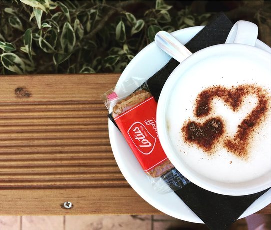 Imagen del bar/restaurante del Hotel The Mathraki Studios Adult Only. Foto 7